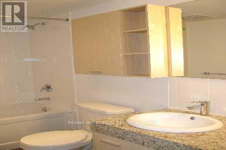 Building Photo - 15-315 Singer Ct