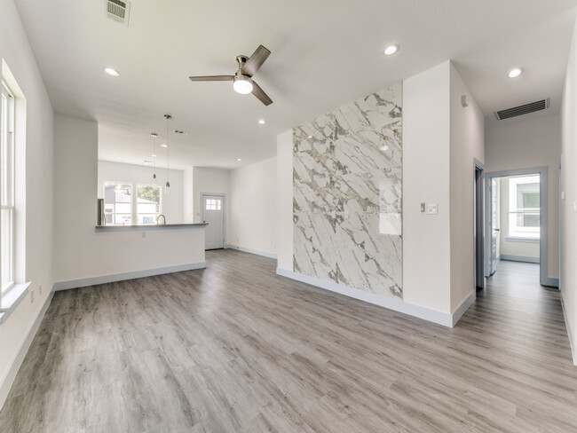 Building Photo - 3251 Noor St