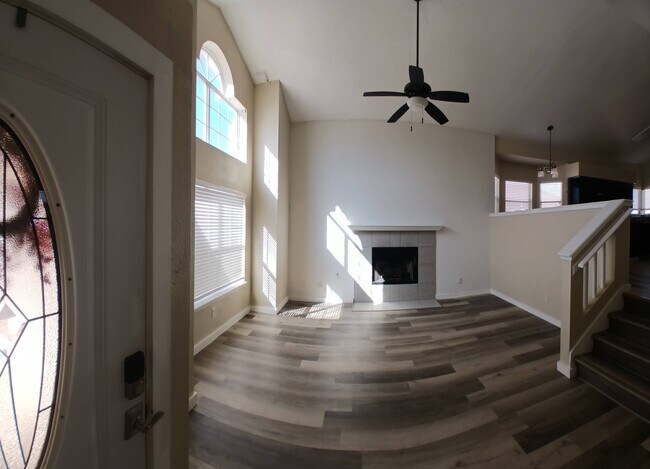 Building Photo - 3012 Tierra Salada Dr
