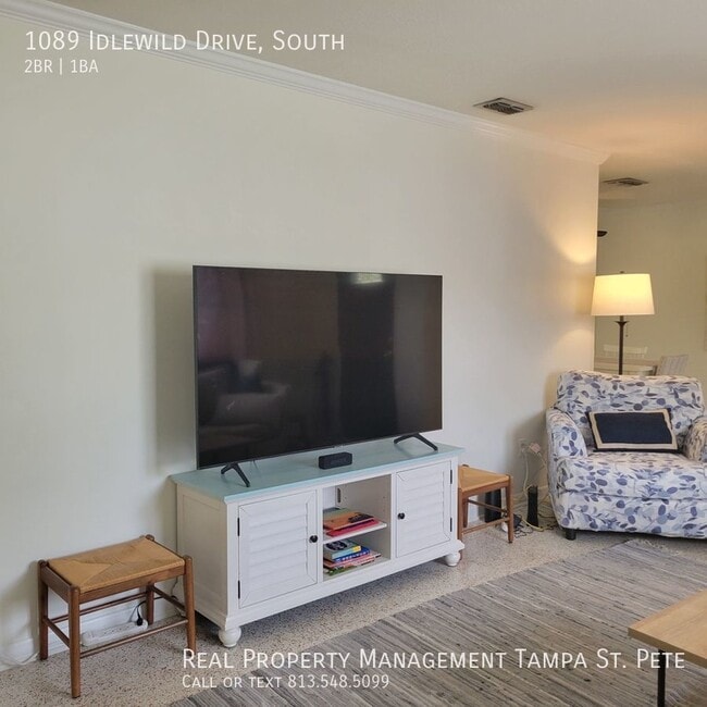 Building Photo - Fully furnished Dunedin home available Oct...