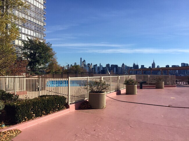 Foto del edificio - 6040 Boulevard E