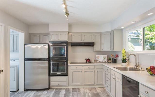 Kitchen - 4111 Hidden Valley Rd