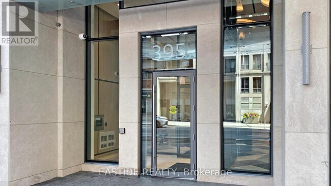 Photo du bâtiment - 395 Bloor St E