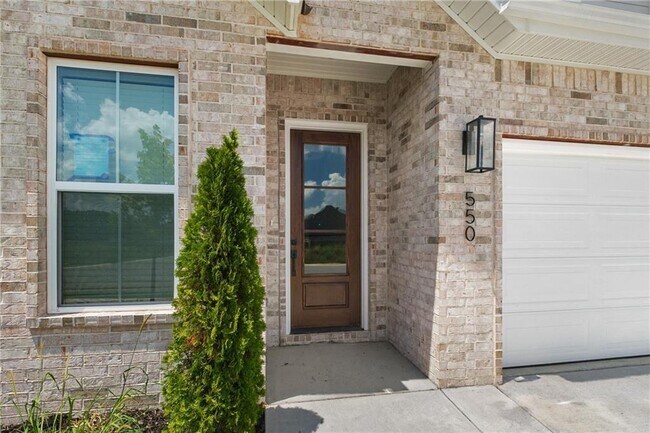 Building Photo - 550 Apollo Dr