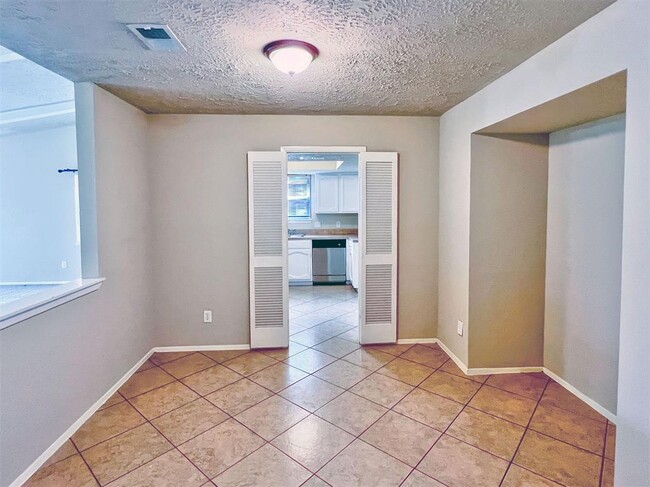 Foto del edificio - 3518 Almondwood Dr