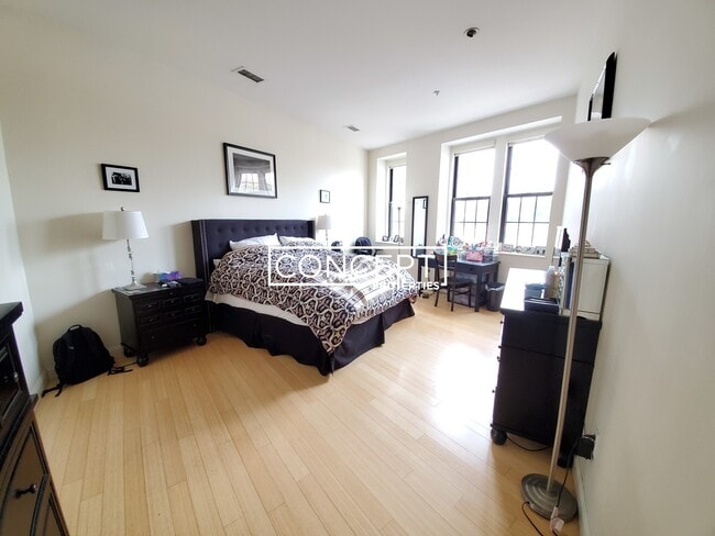 Foto del edificio - 490 Harrison Ave