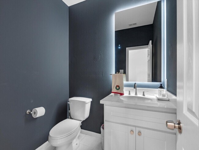 Foto del edificio - 8407 James Franklin St