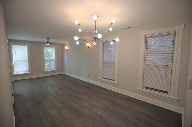 Building Photo - 3050 N Clifton Ave