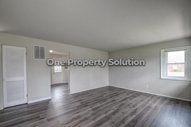 Building Photo - 1142 Fayette St