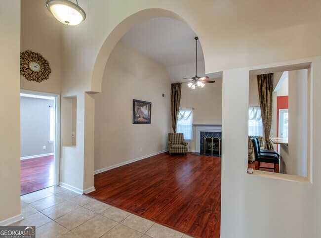 Building Photo - 155 Middlebrook Dr