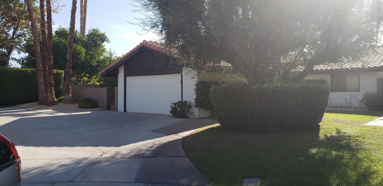 Primary Photo - 39540 Kirkwood Ct