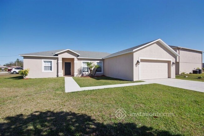 Building Photo - 627 Koala Ct