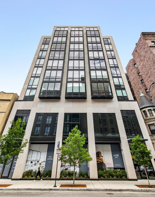 Building Photo - 508 W Diversey Pkwy