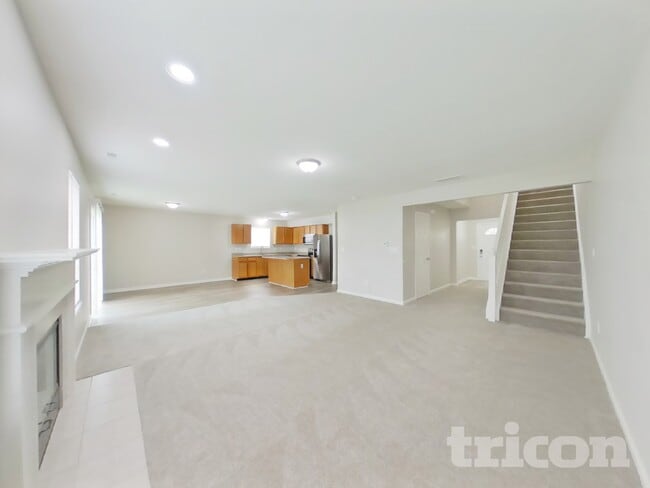 Building Photo - 676 Blue Meadow Dr