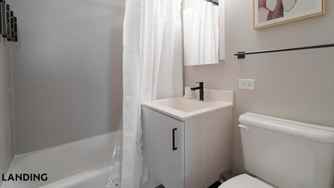 Foto del edificio - 1922 W Ogden Ave