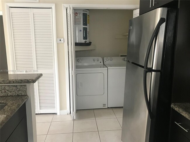 Foto del edificio - 4088 N Pine Island Rd