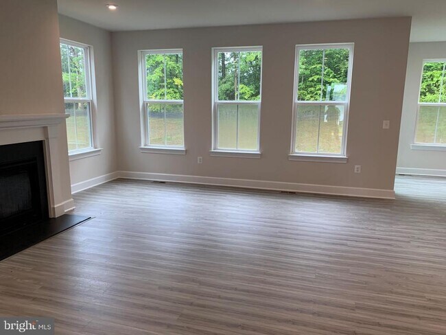 Foto del edificio - 150 Boxelder Dr