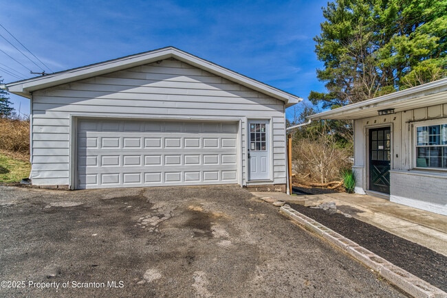 Building Photo - 1332 Lacka Trl