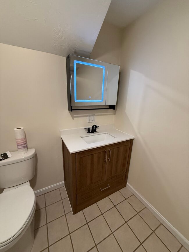 Building Photo - 90 6th St