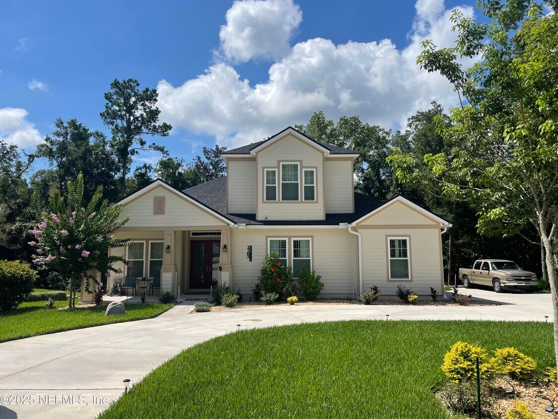 Foto principal - 1763 Colonial Dr