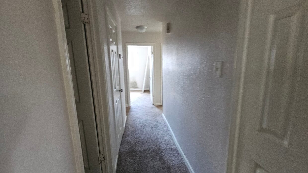 Building Photo - 8710 Parkway Forest Dr