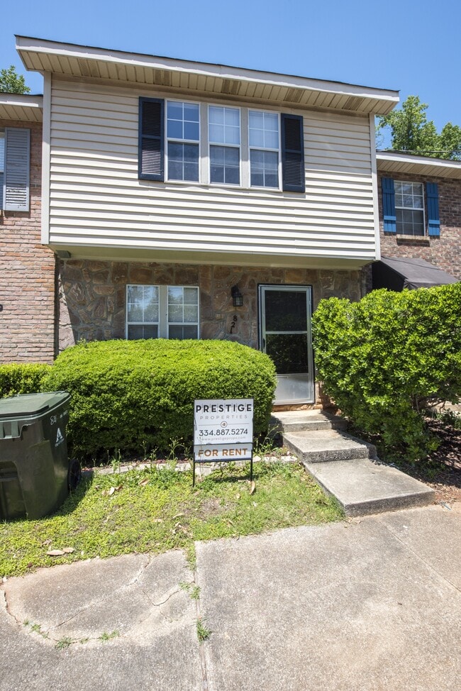 Photo - 821 Choctaw Ave Townhome