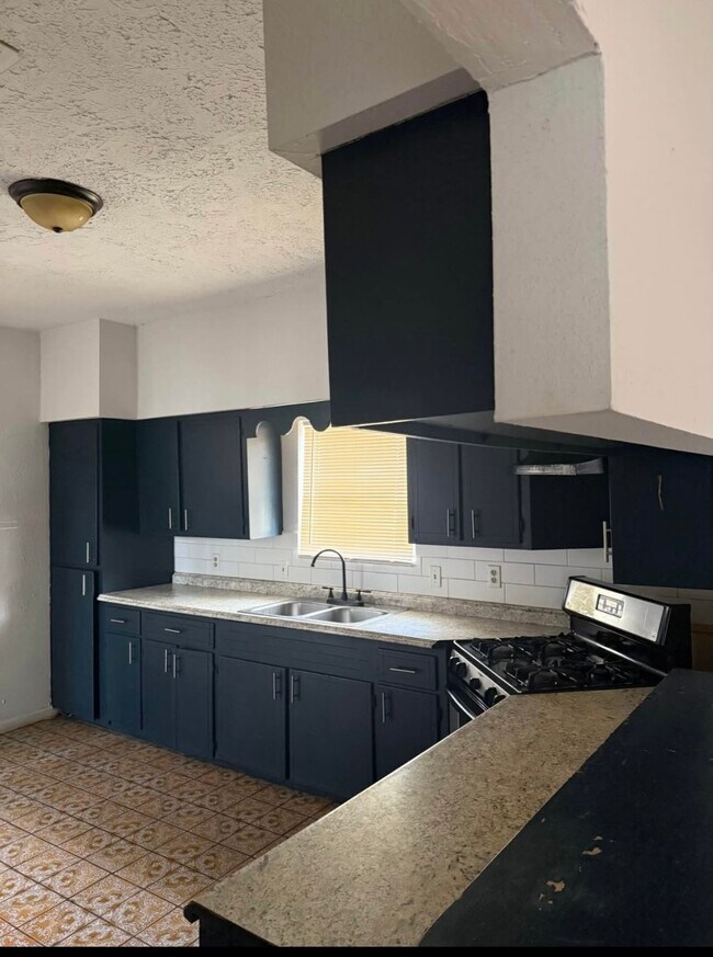 Foto del edificio - 6814 Sherman St