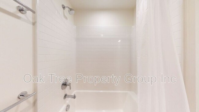 Building Photo - 532 Union St