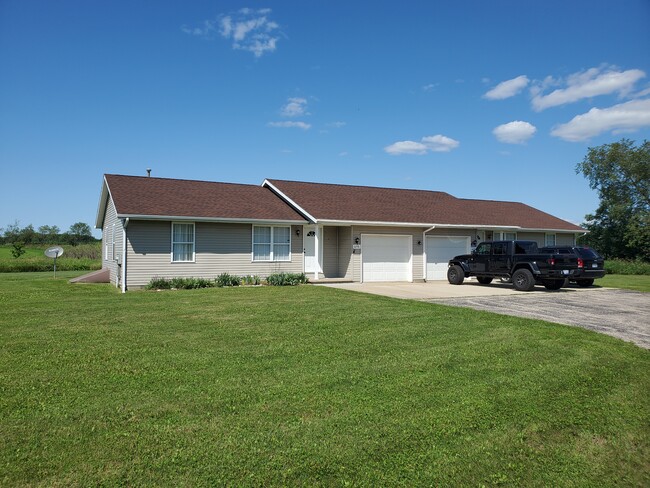 Building Photo - 6776 W Blue Rd