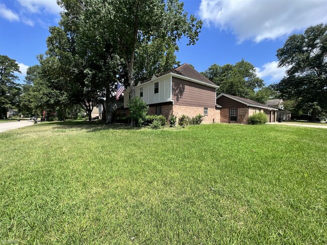 Building Photo - 4 br, 2.5 bath House - 5619 Timbers Trail Dr