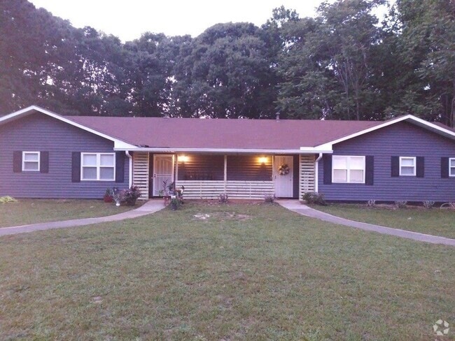 Building Photo - 155 Chesapeake Dr