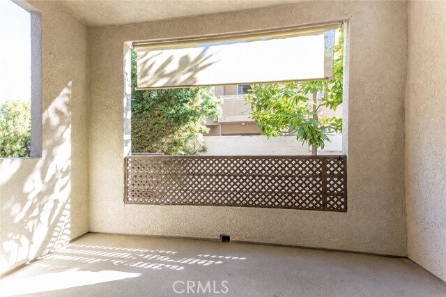 Building Photo - 300 N El Molino Ave