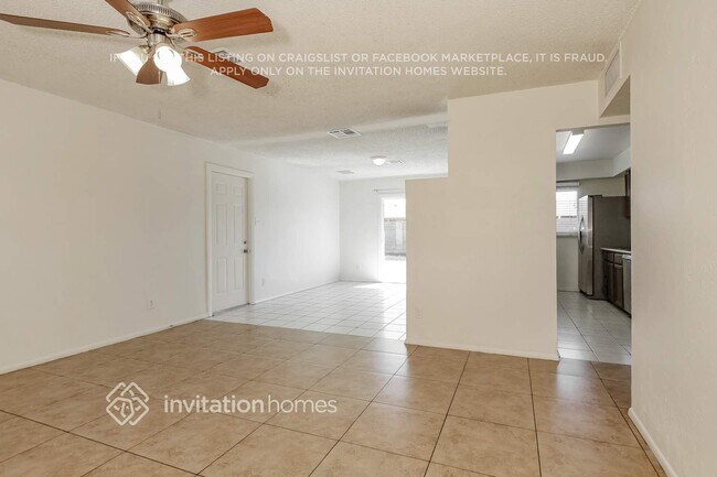 Foto del edificio - 3007 N 79th Dr