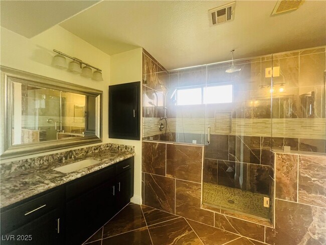 Foto del edificio - 660 Bonanza Plain Ave