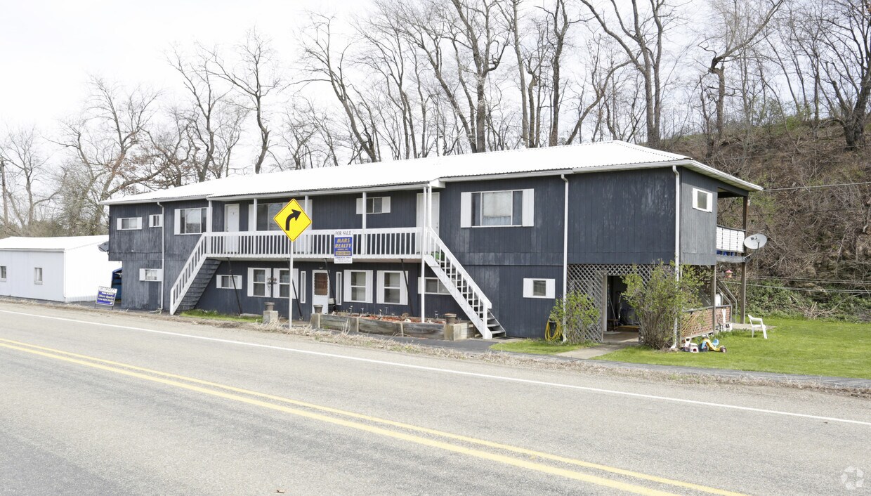 Building Photo - 1447 Mars Evans City Rd