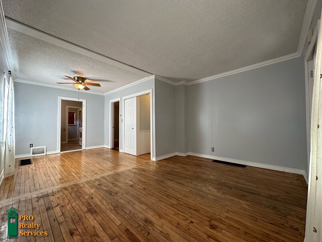 Foto principal - Charming 2 Bedroom Home in St. Paul