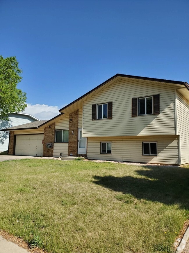 Building Photo - 4925 W 8th Street Rd