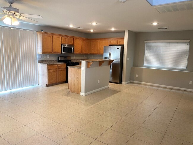 Foto del edificio - 3-BEDROOM / 2.5-BATHROOMS MOVE-IN READY HOME!