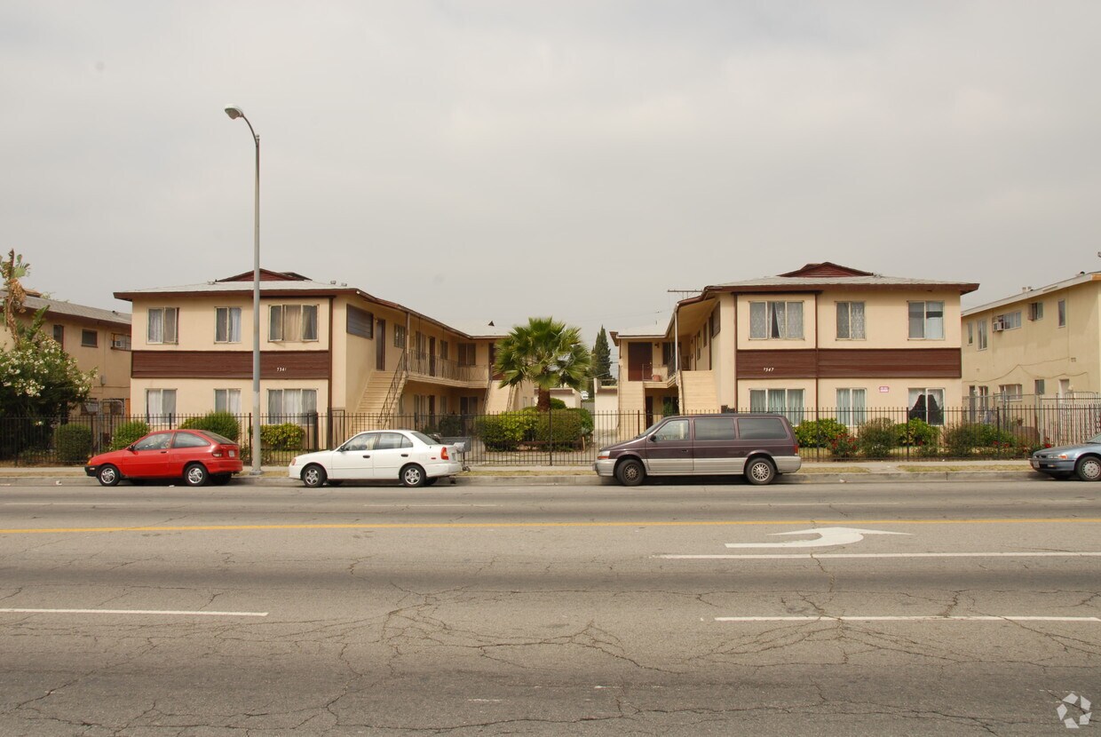 Foto del edificio - 7341-7347 Vineland Ave