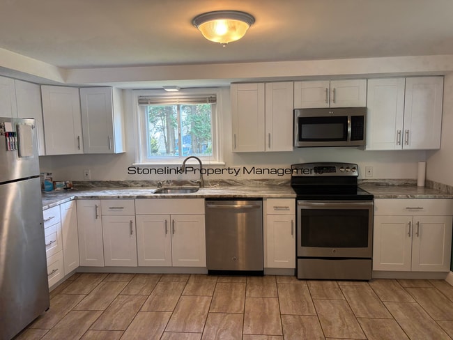 Building Photo - Newly Renovated Single Family Home For Ren...