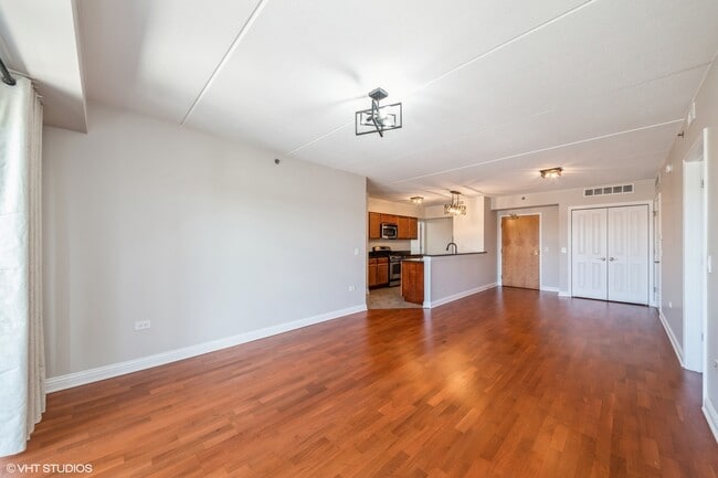 Building Photo - 9864 Leland Ave
