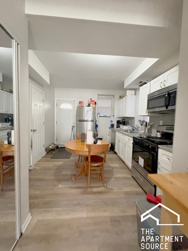 Foto del edificio - 2652 W 21st Pl