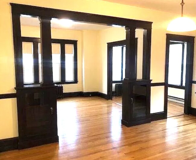 Foto del edificio - 996 Pleasant St