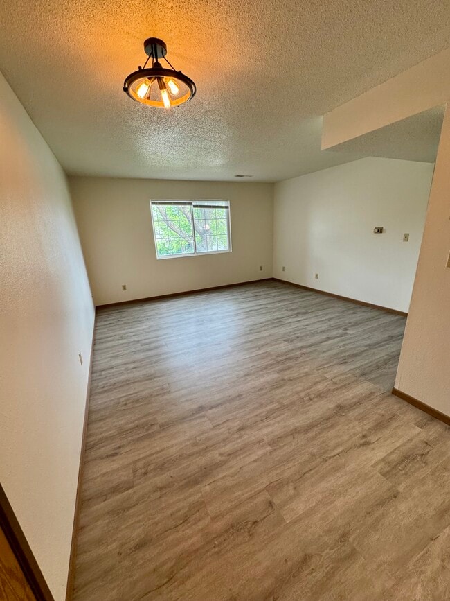 Building Photo - 156 Westside Dr