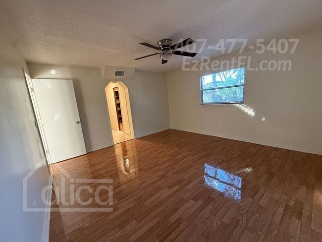 Photo - 6240 Bolling Dr House