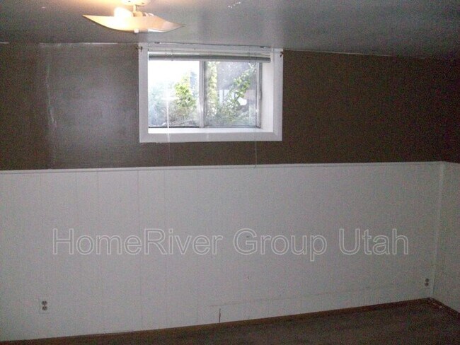 Building Photo - 981 S 1100 E