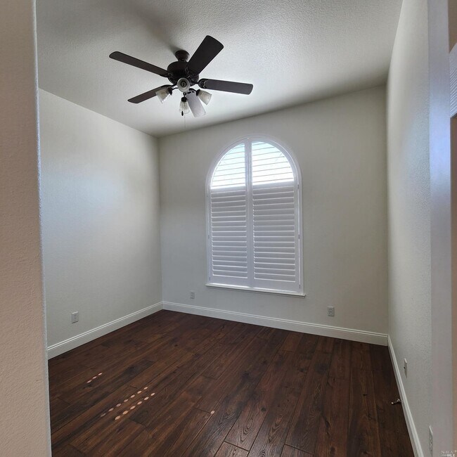 Building Photo - 912 Shelter Cove Ct