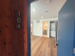 Building Photo - 4526 Munger Ave