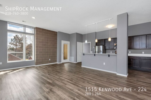 Foto del edificio - 1515 Kenwood Ave