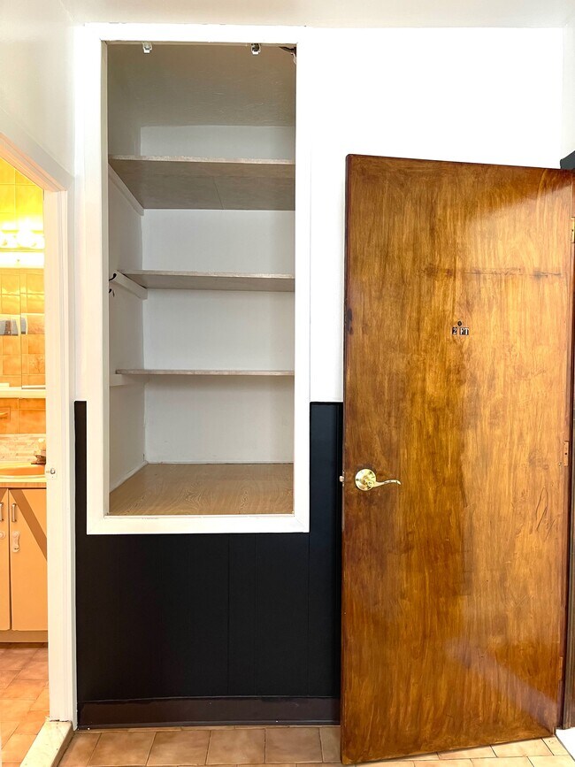 Foto del edificio - 2524 E 27th St